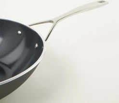 Demeyere Alu Pro Ceraforce Wok - 30 Cm 7 Demeyere Alu Pro Ceraforce Wok - 30 Cm -Woonkeuken Winkel 1200x1036 2