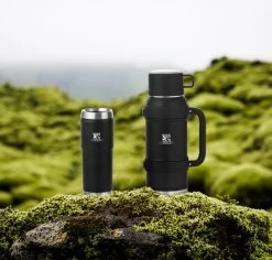 MacGyver RVS Thermoskan 1.5 Ltr – RVS Thermosbeker 0,55 Ltr - Langdurig Warm/koud - Zwart 18 MacGyver RVS Thermoskan 1.5 Ltr – RVS Thermosbeker 0,55 Ltr - Langdurig Warm/koud - Zwart -Woonkeuken Winkel 1200x1145