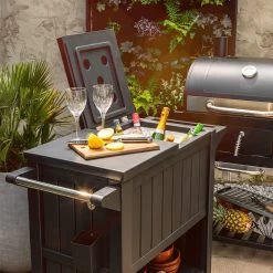BluMill BBQ Tafel - Inclusief Koelvak 80 Liter - Op Wieltjes - Met Flessenopener - 102 X 46 X 86,5 Cm -Woonkeuken Winkel 1200x1200 1159