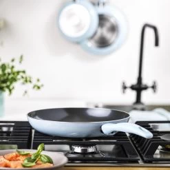 VitaVerde Expert Koekenpannenset Ø 24cm + Ø 28cm - Lichtblauw - Inductie - PFAS-vrij 15 VitaVerde Expert Koekenpannenset Ø 24cm + Ø 28cm - Lichtblauw - Inductie - PFAS-vrij -Woonkeuken Winkel 1200x1200 117