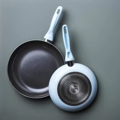 VitaVerde Expert Koekenpannenset Ø 24cm + Ø 28cm - Lichtblauw - Inductie - PFAS-vrij 17 VitaVerde Expert Koekenpannenset Ø 24cm + Ø 28cm - Lichtblauw - Inductie - PFAS-vrij -Woonkeuken Winkel 1200x1200 119