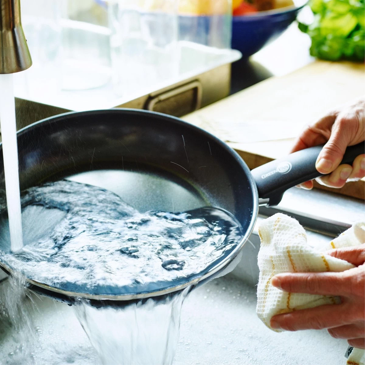 GreenPan Cambridge Koekenpan 26cm - Zwart - Inductie - PFAS-vrij 18 GreenPan Cambridge Koekenpan 26cm - Zwart - Inductie - PFAS-vrij - Afbeelding 16