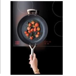 Le Creuset Koekenpan Les Forgées TNS - ø 28 Cm - Standaard Anti-aanbaklaag -Woonkeuken Winkel 1200x1200 144