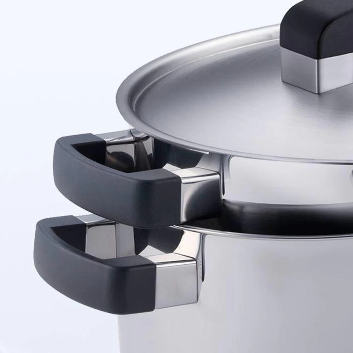 BK Conical Cool Pannenset - 5-delig - RVS - Geschikt Voor Alle Warmtebronnen 4 BK Conical Cool Pannenset - 5-delig - RVS - Geschikt Voor Alle Warmtebronnen - Afbeelding 2