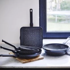 BK Universe Koekenpannenset Ø 24 Cm + Ø 28 Cm - Inductie - PFAS-vrij -Woonkeuken Winkel 1200x1200 446