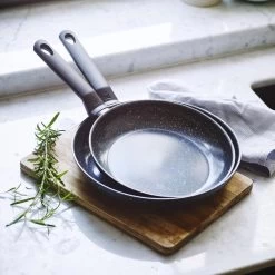 BK Universe Koekenpannenset Ø 24 Cm + Ø 28 Cm - Inductie - PFAS-vrij -Woonkeuken Winkel 1200x1200 447