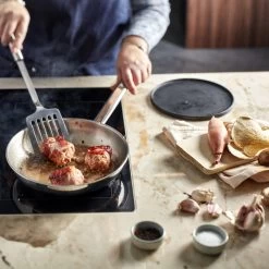 Demeyere Classico 3 RVS Koekenpan – Koekenpan Inductie - 24 Cm – PTFE-vrij 12 Demeyere Classico 3 RVS Koekenpan – Koekenpan Inductie - 24 Cm – PTFE-vrij -Woonkeuken Winkel 1200x1200 510