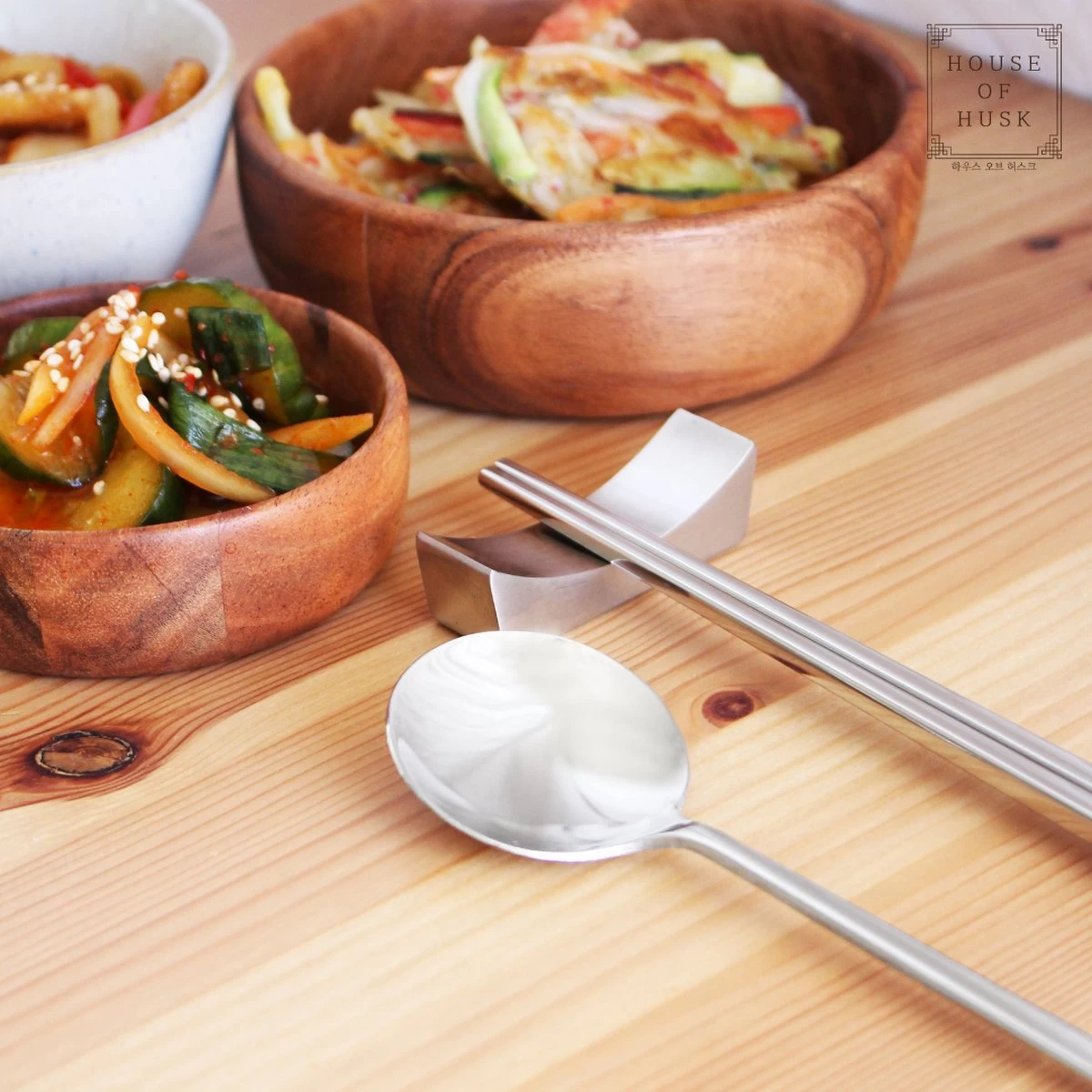 House Of Husk 1 Persoons Chopstick Lepel Set - 1 Paar Metalen Koreaanse Eetstokjes - Inclusief Eetlepel En Houder - RVS - Metaal - Eetstokjes - Koreaans - Vaatwasserbestendig - Sushi Chopsticks - Noodles - Zilver 5 House Of Husk 1 Persoons Chopstick Lepel Set - 1 Paar Metalen Koreaanse Eetstokjes - Inclusief Eetlepel En Houder - RVS - Metaal - Eetstokjes - Koreaans - Vaatwasserbestendig - Sushi Chopsticks - Noodles - Zilver - Afbeelding 3