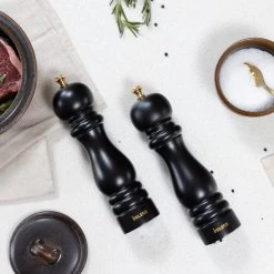 Deleca Luxe Peper En Zoutmolen Set - Met Geschenkdoos - Zout / Pepermolen - Rubberhout - Zwart & Goud -Woonkeuken Winkel 1200x1200 912