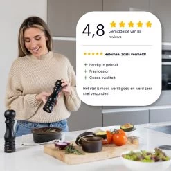 Deleca Luxe Peper En Zoutmolen Set - Met Geschenkdoos - Zout / Pepermolen - Rubberhout - Zwart & Goud -Woonkeuken Winkel 1200x1200 915