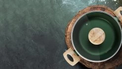 Forest, Braadpan Met Deksel – Ø 16 Cm – 100% Gerecycled Aluminium – Geschikt Voor Alle Warmtebronnen - Duurzame Pan – PFOA Vrij – Sudderpan – Stoofpan – 2.5 L 12 Forest, Braadpan Met Deksel – Ø 16 Cm – 100% Gerecycled Aluminium – Geschikt Voor Alle Warmtebronnen - Duurzame Pan – PFOA Vrij – Sudderpan – Stoofpan – 2.5 L -Woonkeuken Winkel 1200x675 3