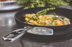 Demeyere Alu Pro Dura Glide Koekenpan - Ø 24 & Ø 28cm - Titanium -Woonkeuken Winkel 1200x799 9