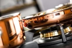 Koekenpan Ø26cm Met Deksel - Inductie - Koper - DUCQ 17 Koekenpan Ø26cm Met Deksel - Inductie - Koper - DUCQ -Woonkeuken Winkel 1200x801 1