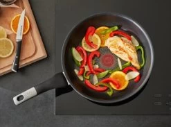 Tefal Unlimited + Induction Hoogwaardig Titanium Koekenpan - 28 Cm -Woonkeuken Winkel 1200x887