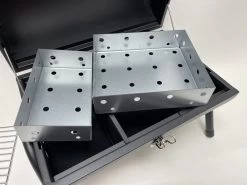 Compacte Draagbare Kolen BBQ Van Wolff BBQ - Handig Voor Op De Camping Op Het Strand Of In Een Park - Smoker Barbecue - Draagbare Lichtgewicht Bbq - Met Thermometer En Lucht Doorvoer. Laat Je Vlees Langzaam Garen. 16 Compacte Draagbare Kolen BBQ Van Wolff BBQ - Handig Voor Op De Camping Op Het Strand Of In Een Park - Smoker Barbecue - Draagbare Lichtgewicht Bbq - Met Thermometer En Lucht Doorvoer. Laat Je Vlees Langzaam Garen. -Woonkeuken Winkel 1200x899 33