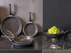 Sola Wokpan Stonehenge - Ø 28 Cm - Zwart/wit - Aluminium - Antiaanbaklaag -Woonkeuken Winkel 1200x906 3