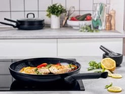 BK Easy Induction Ceramic Koekenpan - Ø28 Cm - PFAS-vrij -Woonkeuken Winkel 1200x907 1
