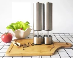 MD-Goods ® Elektrische Peper En Zoutmolen Set - Pepermolen - RVS - Cadeau - Restaurant Kwaliteit -Woonkeuken Winkel 1200x960 5