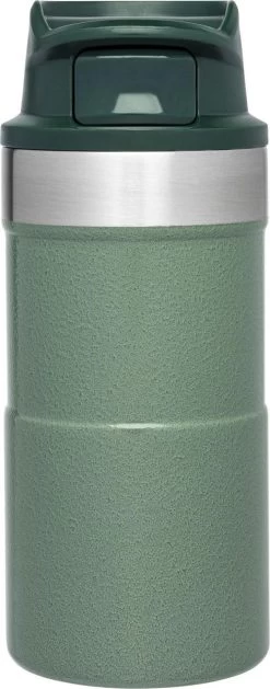 Stanley The Trigger-Action Travel Mug 0,25L - Thermosfles - Hammertone Green 19 Stanley The Trigger-Action Travel Mug 0,25L - Thermosfles - Hammertone Green -Woonkeuken Winkel 471x1200 1
