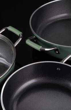 Primecook - Braadpan / Hapjespan Met Deksel - Ø 28 Cm - PFAS-vrij - Inductie - Ecoshield 23 Primecook - Braadpan / Hapjespan Met Deksel - Ø 28 Cm - PFAS-vrij - Inductie - Ecoshield -Woonkeuken Winkel 781x1200
